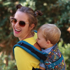 Liliputi Love Csatos Hordozó - Folk Flower-2